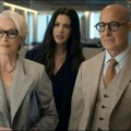 Moćno sivo odelo koje Miranda Prisli nosi u trejleru za „The Devil Wears Prada 2″