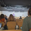 FOTO Scena koju nikad pre niste videli: Dva rivala zajedno ušetala na konferenciju za medije, a onda usledilo objašnjenje šoka…