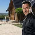 Nenad Blizanac pokazao svoje parče raja na Kosmaju: Drvena kuća, bazen i pogled od milion dolara! Pevač ima i novo zanimanje…
