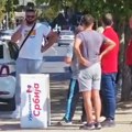 SNS simpatizeri sa štandom „Ujedinjena Srbija“ pojavili se na oko 50 metara od studentskog štanda u Leskovcu