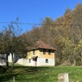 (Foto) Skriveni biser Šumadije: Selo Dulene očarava lepotom, tradicijom i etno arhitekturom