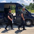 Mesec dana krize na KiM, kosovski policajci predati prištinskim vlastima na Merdaru