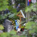 Prvi snimci sa sahrane jevgenija prigožina: Počivaće pored oca, ispratilo ga stotinu ljudi (video, foto)