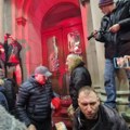Đilasov kandidat za gradonačelnika slomio staklo na vratima Skupštine grada Nasilnik se pohvalio: "Slomio sam državnu…
