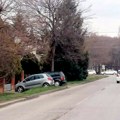 Traktorista pokidao kablove sa bandera: Nesvakidašnja havarija u Nevesinjskoj ulici u Vršcu