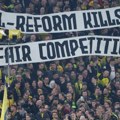 Dortmund ide dalje, tragičar De Jong! Navijači poslali poruku UEFA!