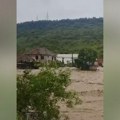 Poplave u Jermeniji: Rusi spremni da pomognu (video)