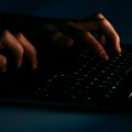 Ko to šalje pretnje medijima? Naprednjaci, Studenti koji žele da uče i influenseri se ogradili