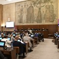 Prva sednica Skupštine Vojvodine od pada nadstrešnice, ispred zgrade obezbeđenje, PSG bojkotuje sednicu