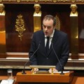 Francuski premijer predlaže suspenizju penizone reforme do predsedničkih izbora 2027.