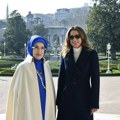 Modna magija zasenila diplomatiju: Ranija od Jordana i Emine Erdogan odmerile stajlinge i ne zna se koja je bolje obučena