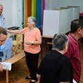(Foto) Kako će izgledati kabine za glasanje na izborima: Paneli sa tri strane, zavesa od poliestera i LED osvetljenje