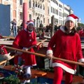 Trka Deda Mrazeva u Italiji – dobrotvorna tradicija običnih ljudi u crvenim kostimima