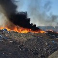 FOTO: Nakon dva dana lokalizovan požar na deponiji u Vrbasu - utvrđuje se šta je izazvalo vatru
