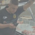 Kupci, dobro obratite pažnju Evo kako vas mesari varaju, koriste jedan trik da povećaju gramažu! (video)