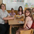 Malo slavlje u Lopardincu: Učiteljice hvala na svemu!