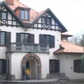 U kući na Dedinju snimljene su kultne serije: Poslužila i Ceci za spot, estrada se godinama otimala oko nje