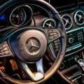 Мерцедес-Бенз подбацио у другом кварталу, пад продаје за девет одсто