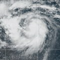 Meteorolozi: Uragan Erin ojačao do treće kategorije, vetrovi od 190 kilometara na čas