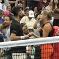 Šou Novaka i sbalenke u Njujorku! Posle treninga usledio snažan zagrljaj - publika pala u trans, a US open im ekspresno…