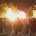 (VIDEO) Baklje i skandiranja: Kraljevčani dočekali Ivana Matovića, on poručio - "bliži im se kraj"