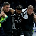 FOTO Karlika izneli sa terena, slike koje su uplašile sve navijače Partizana