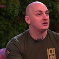 "Ko je ćelavi taj?!" Desingerica napao ženu u emisiji uživo zbog drugog muškarca (video)