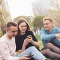 Tinejdžere čekaju velika ograničenja na Instagramu i Fejsbuku: Lajkovi i filteri biće isključeni, evo šta se još uvodi