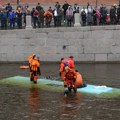 Sedmoro poginulih u padu autobusa u reku u Sankt Peterburgu