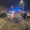 Automobili potpuno uništeni, srča i delovi vozila svuda po putu: Teška saobraćajna nesreća kod Valjeva (foto)