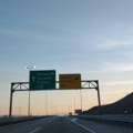Radovi na pranju saobraćajnih tabli na putu Niš – Vranje