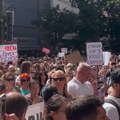 Protest pred Vladom, okupljeni skandirali „Uhapsite Krička“