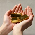 Cena zlata nastavlja da probija rekorde: Unca skoro 4.000 dolara - investitori strahuju!