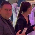 Taki Marinković došao kod Ere na slavlje: Društvo mu pravi ova lepotica, zgodna brineta je skoro duplo mlađa