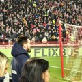Mirko Ivanić ne može da nastupi za Zvezdu, ali bukvalno iz prvog reda navija za crveno-bele protiv Lila