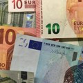 Srednji kurs dinara za evro u ponedeljak 117,39 dinara