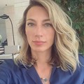 Na pragu 6. decenije ima brutalno telo: Ana Stanić pozirala u bikiniju - figura joj je besprekorna (FOTO)