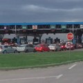 AMSS: Na Batrovcima putnici čekaju četiri sata