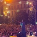 Dragana Mirković pred hiljadama ljudi napravila spektakl u Zrenjaninu: Sa masom uglas pevala tri sata