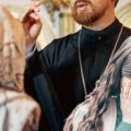 Srpkinja udarila na sveštenika zbog komentara koje joj je uputio: "Neće mantija oprati to što ste loši ljudi"