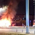(Video) "Strahujemo da će se vatra proširiti do kuća" Drama u Prijepolju: Požar progutao autobus, dim se širi na sve strane…