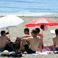 Ko "rezerviše" mesto uz vodu na plaži plaća kaznu od 300 evra: Popularno letovalište u Španiji uvedelo striktne zabrane