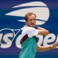 Medvedev siguran na US Openu: Rus posle tri sata i uz izgubljen set došao do treće runde turnira