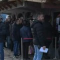 Srbi iz Gračanice revoltirani: Realna opasnost da neće moći da prime plate i penzije (video)