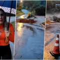 Bujica odnela most dok je gradonačelnica davala izjavu: Došla da upozori građane na nevreme, a onda morala da beži (video)