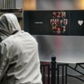 Godišnjica masovnog ubistva: Odavanje pošte ubijenoj deci ispred "Ribnikara", na Tašmajdanu razgovor sa građanima