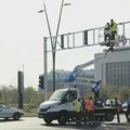 Nepuna dva meseca od otvaranja kružnog toka kod Ušća, postavljaju se semafori (VIDEO)