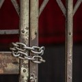 Dve velike fabrike suočene sa katastrofom! Industrijski giganti na ivici gašenja, stotine radnika bez plata i jasnih odgovora…