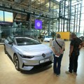 Skok prodaje automobila u Evropi, kupci se zagrevaju za EV