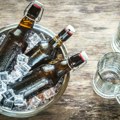 5 načina kako da vam piće ostane hladno za Prvi maj u prirodi: Evo kako da bez frižidera i struje rashladite tečnost i…